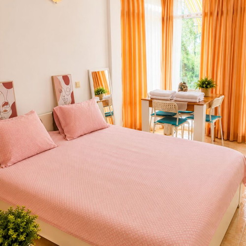 Studio apartment near beach in Sveti Vlas with garden view