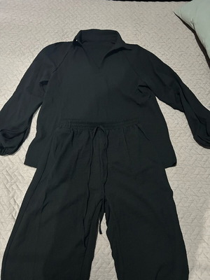 Women's black set new, size large