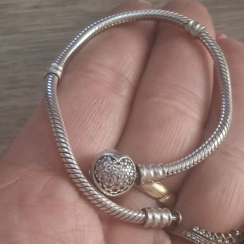 Pandora bracelet 17.5 cm with heart pave clasp and zircon stones