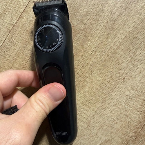Braun shaver used, broken, with charger