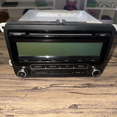 Radio Console CD Player Golf 6 like new, original