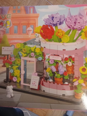 Building Blocks Flower Shop, 524 pieces