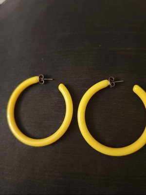 Yellow hoop earrings like new, medium size 4.5 cm
