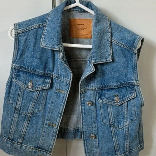 Stradivarius jean vest XS almost new, blue