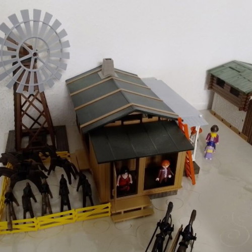 Playmobil set with many figures used