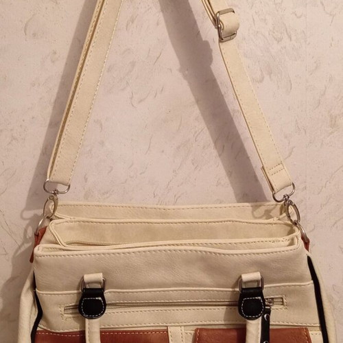 Shoulder bag beige like new with multiple compartments