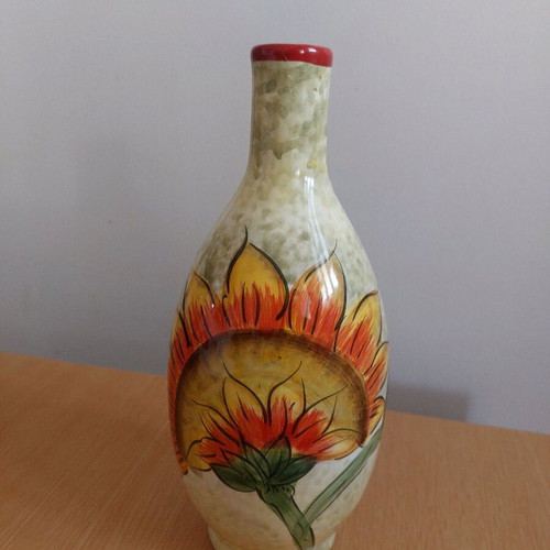 Decorative ceramic vase like new, 22cm height