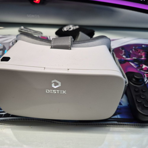 Destek VR Headset like new with controller for mobile