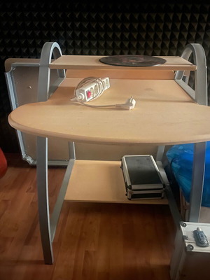 Computer desk like new