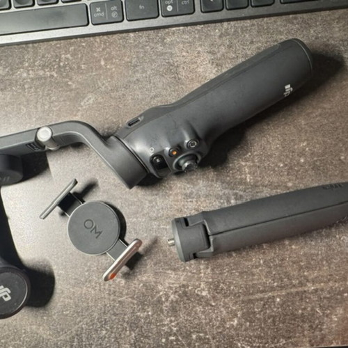 DJI Osmo Mobile 4 gimbal like new