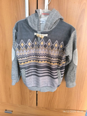 Children's sweatshirt like new very warm
