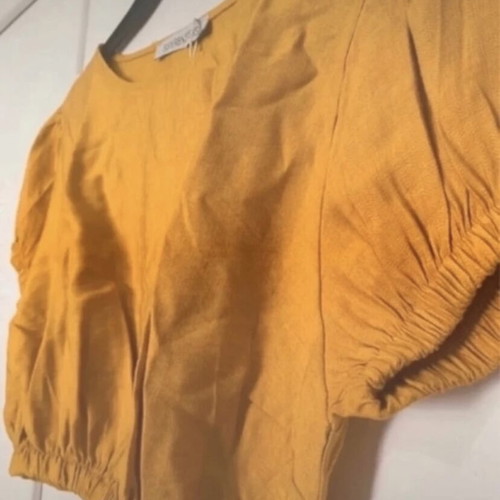 Linen set new yellow with short-sleeve top and high-waisted pants