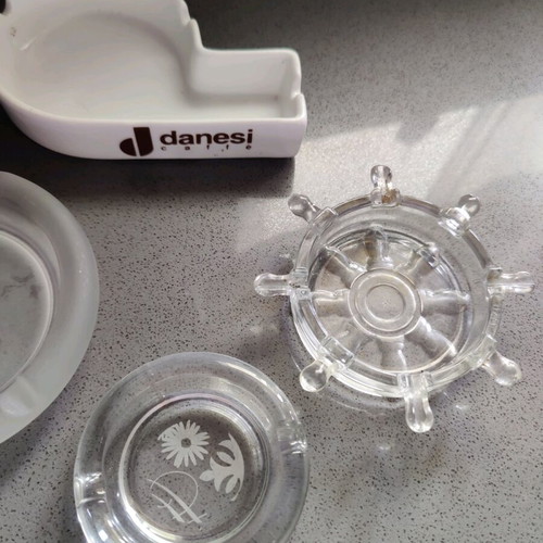 Various ashtrays new, pack of 5 pieces
