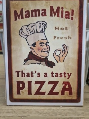 Wooden pizza decoration like new, size 13×18 cm