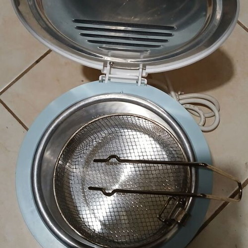Deep fryer new, unused