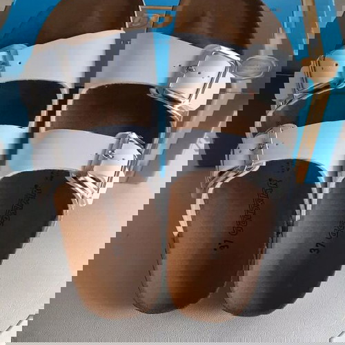 Νέα γυναικεία πέδιλα Nak λευκά με ρυθμιζόμενο λουράκι, μέγεθος 37