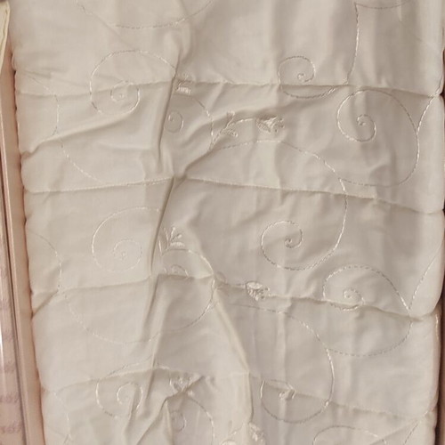 Bridal bed set 7 pieces like new
