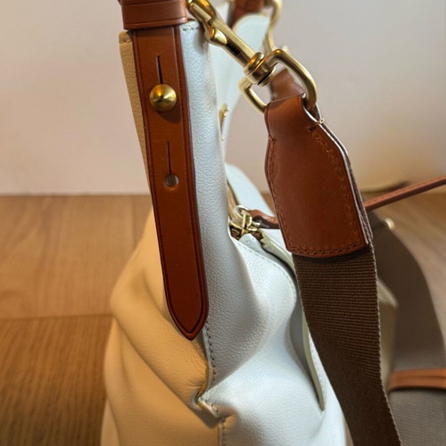 Dooney & Bourke white leather crossbody bag like new