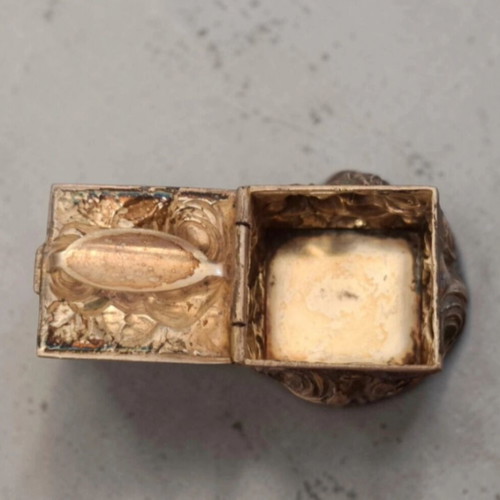 Pocket ashtray antique, like new
