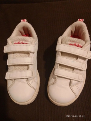 Αθλητικά Adidas ν. 28 μεταχειρισμένα, άσπρα