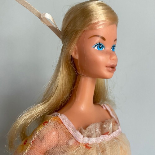 Vintage 1978 Kissing Barbie doll by Mattel used