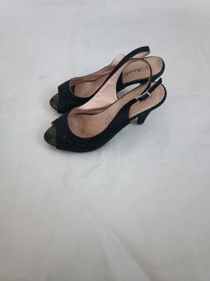 Black women's shoes size 36 like new