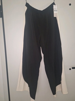 Honey XL two-tone pants new with elastic waist and pockets