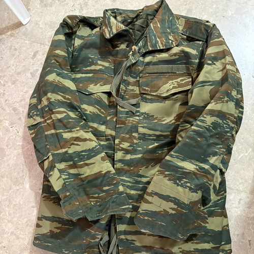 Camouflage jacket with inner lining and hood, like new