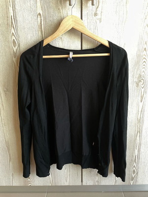 Bershka classic black cardigan M used