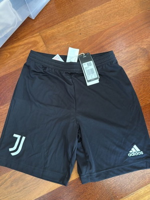 Adidas Juventus αθλητικό σορτς ποδοσφαίρου σε μαύρο, μέγεθος 152