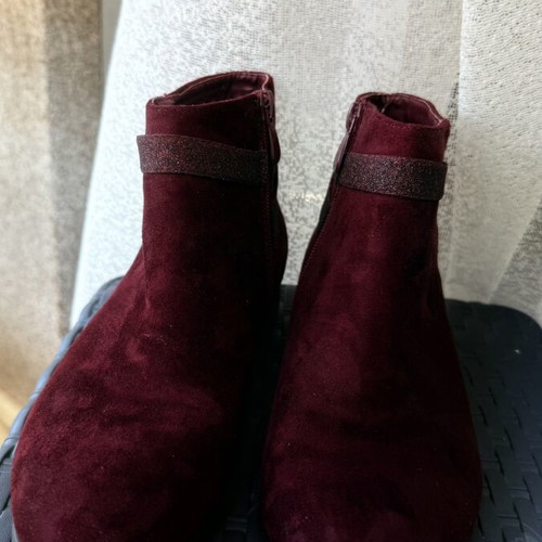 Suede ankle boots like new, size 37, lightweight and comfortable