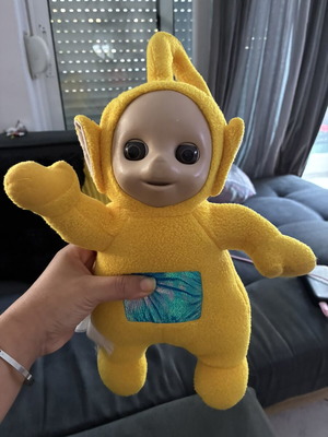 Vintage Teletubbies Laa-Laa plush 1998, yellow