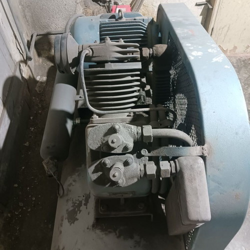 Air Compressor 7.5hp 250 lt used