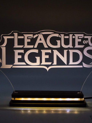 Φωτιστικό LED "League of Legends" χειροποίητο με ξύλινη βάση και plexiglass καινούργιο