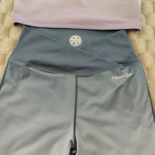 Maui & Sons sports set like new, top and leggings size L