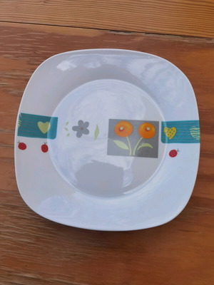 Plates set of three pieces new