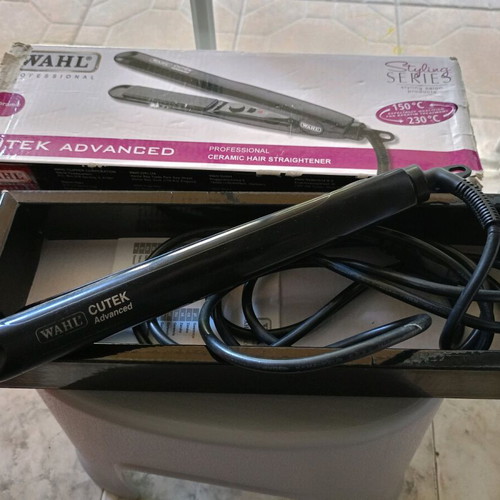 Wahl hair straightener used with box