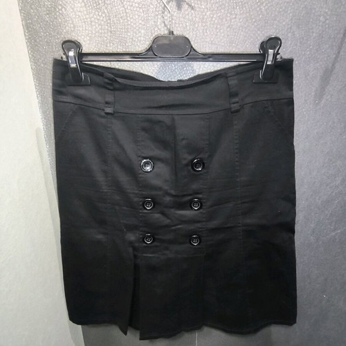 Black cotton skirt with buttons and pleats like new