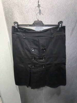 Black cotton skirt with buttons and pleats like new