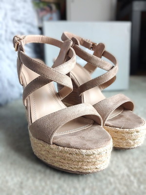 Migato women's sandals like new, beige espadrille platform size 38