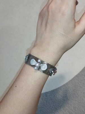 Wide mesh bracelet 2cm with romantic flowers & pearls, silver/pink