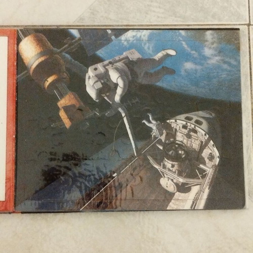 To Diastima book with puzzles in very good condition