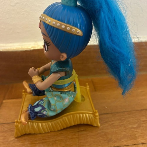 Shimmer and Shine figure used with small white paint marks