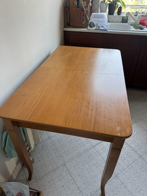 Extendable Wooden Dining Table like new