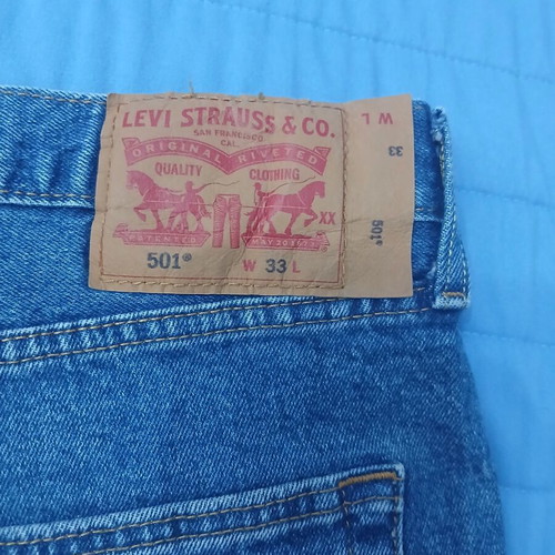 Levi's 501 men's denim shorts, size L, blue