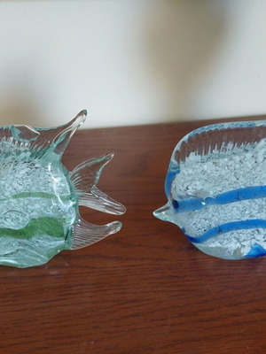 Decorative glass fish set of 2 like new with blue and green details