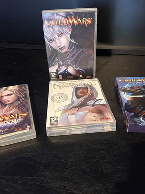 Guild Wars 1 with expansions PC game like new, full set of 4