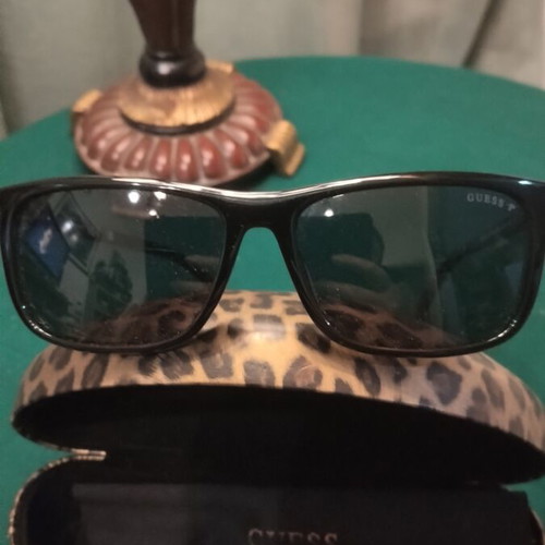 Guess Unisex Sunglasses Black Acetate Frame and Gradient Lens GU00169 01D like new