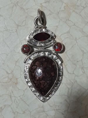Pendant in 925 silver with garnet, 2 red fire opals and silver chain new