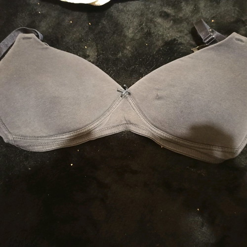 H&M nursing bras 85C, black and white, pack of 2
